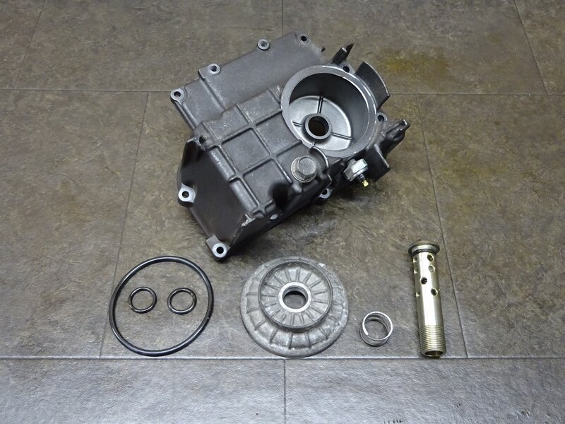 【250605】ホーネット250(MC31-1301)◆ オイルパン オイルフィルターカバー ※エンジンパーツ MC14E | 中古バイクパーツ通販・買取　ジャンクヤード鳥取　JunkYard
