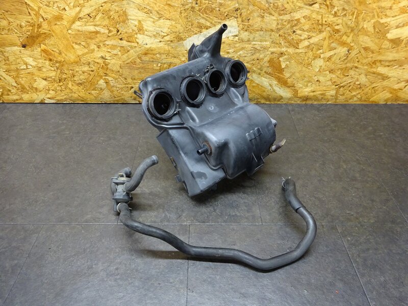【250605】ホーネット250(MC31-1301)◆ エアクリーナーボックス エアクリ エアクリボックス 劣化有 | 中古バイクパーツ通販・買取　ジャンクヤード鳥取　JunkYard