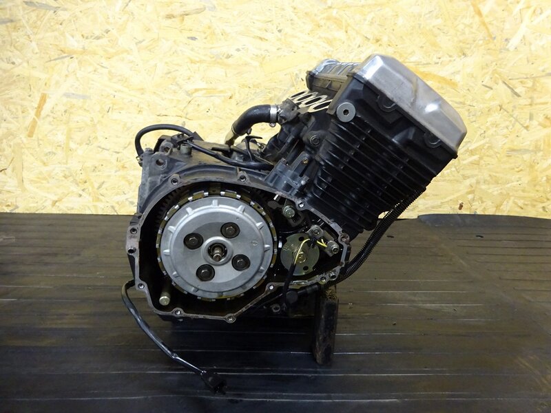 【250619】バリオスⅡ(ZR250B-021)◆ 中古エンジン 始動確認後取り外し!! ジェネレーター セルモーター クラッチカバー欠品 【バリオス2 | 中古バイクパーツ通販・買取　ジャンクヤード鳥取　JunkYard