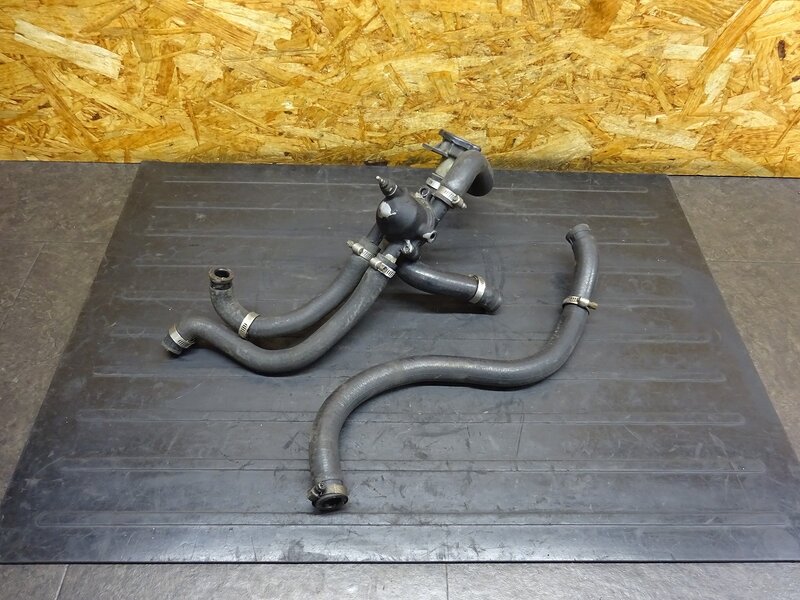 【250808】VTR250(MC33-1020)◆ サーモスタット ラジエーターホース | 中古バイクパーツ通販・買取　ジャンクヤード鳥取　JunkYard