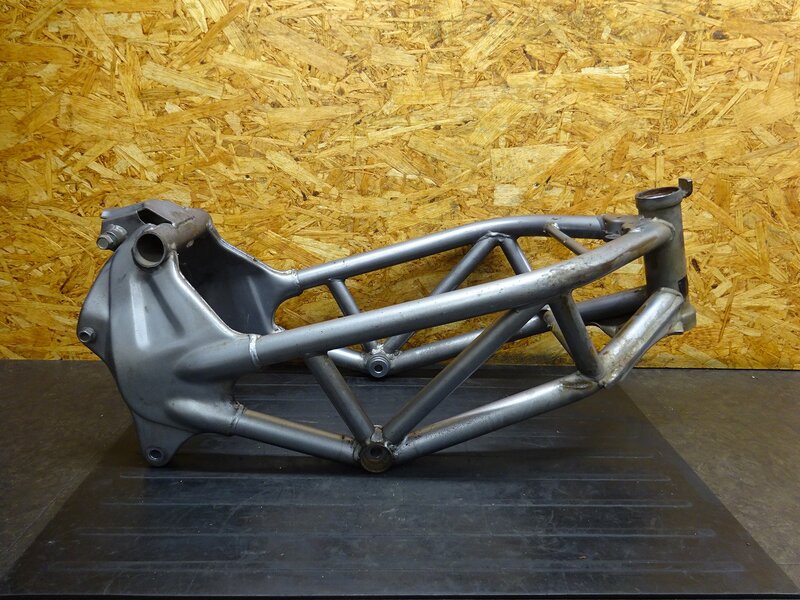 【250808】VTR250(MC33-1020)◆ 書付中古フレーム メインフレーム 削れ有 | 中古バイクパーツ通販・買取　ジャンクヤード鳥取　JunkYard