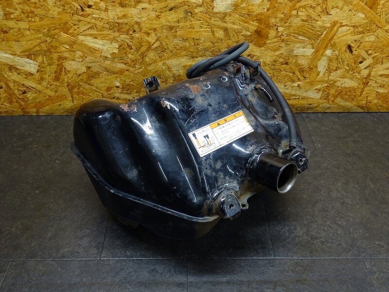 【250817】V-MAX1200(3UF-009)◆ 燃料タンク ガソリンタンク フューエルタンク 外錆有 【VMAX | 中古バイクパーツ通販・買取　ジャンクヤード鳥取　JunkYard