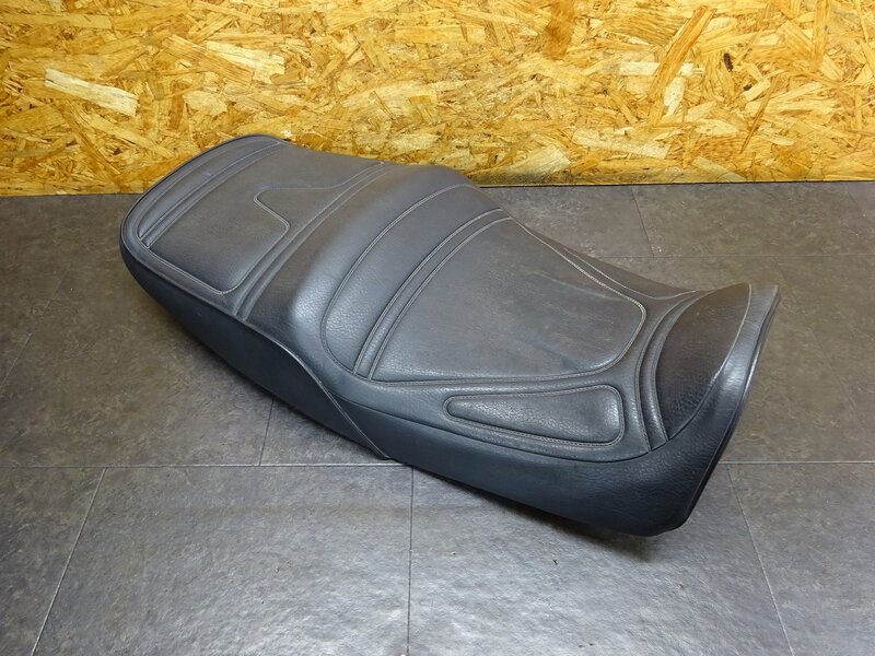 【250824】XJR1300(RP01J-002)◆ シート シートベース アンコ抜き有 ジャンク!! 【RP03J | 中古バイクパーツ通販・買取　ジャンクヤード鳥取　JunkYard