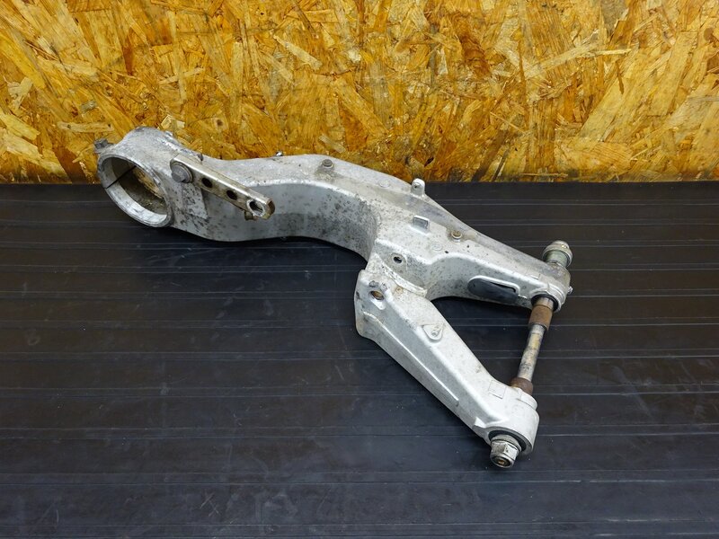 【250922】ブロス400(NC25-1000)◇ スイングアーム プロアーム 片持ち ピボットシャフト 【BROS ブロス650 | 中古バイクパーツ通販・買取　ジャンクヤード鳥取　JunkYard
