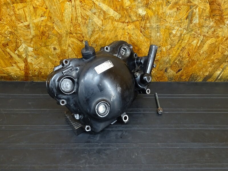 【250927】RZ50(RA02J-001)◇ エンジンカバー右 クラッチカバー ウォータポンプ/カバー 【エンジンパーツ ※検:RA01J TZR50 TZM50 | 中古バイクパーツ通販・買取　ジャンクヤード鳥取　JunkYard