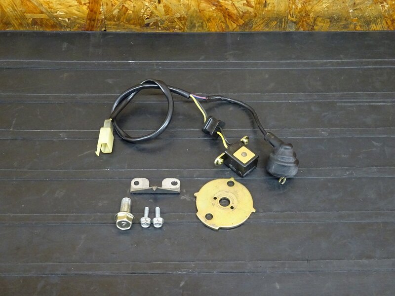 【251001】ZXR250(ZX250C-012)◇ ピックアップコイル 動作OK!! ※エンジンパーツ【検:バリオス ZX250 | 中古バイクパーツ通販・買取　ジャンクヤード鳥取　JunkYard