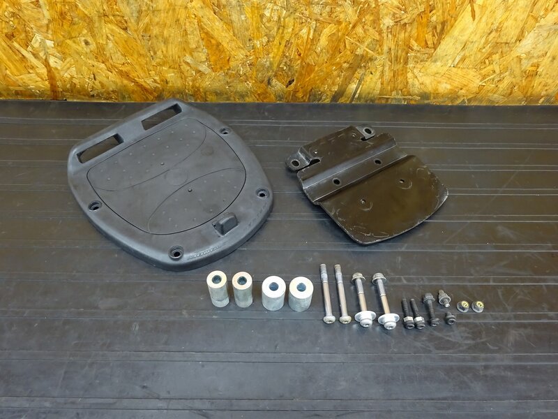 【251007】マジェスティ250(SG20J-020)◇ モノロックベース トップケース/リアボックス用 【’14 | 中古バイクパーツ通販・買取　ジャンクヤード鳥取　JunkYard