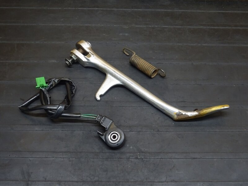 【251033】マグナ250(MC29-1500)◆ サイドスタンド サイドスタンドスイッチ スプリング 被覆硬化有 【V-TWIN | 中古バイクパーツ通販・買取　ジャンクヤード鳥取　JunkYard