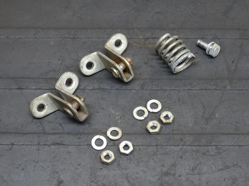 【251044】CB350(CB350-1069)◆ シート取付金具 ヒンジ ステー 【検索:CB250 エクスポート セニア | 中古バイクパーツ通販・買取 ジャンクヤード鳥取 JunkYard