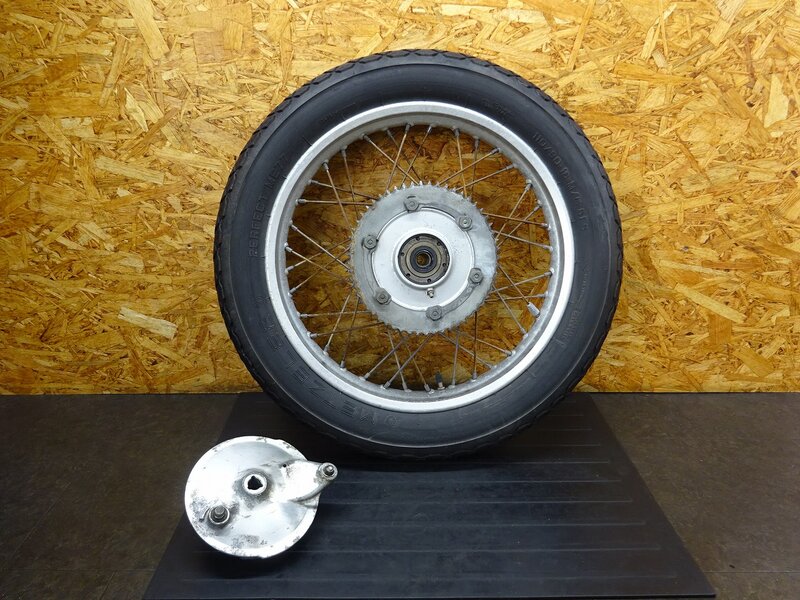 【251102】SR400(RH01J-020)◆ リアホイール 18×2.15 リアホイールハブ スプロケット 56T ドラムパネル 段付き有 【イモビ付 | 中古バイクパーツ通販・買取　ジャンクヤード鳥取　JunkYard