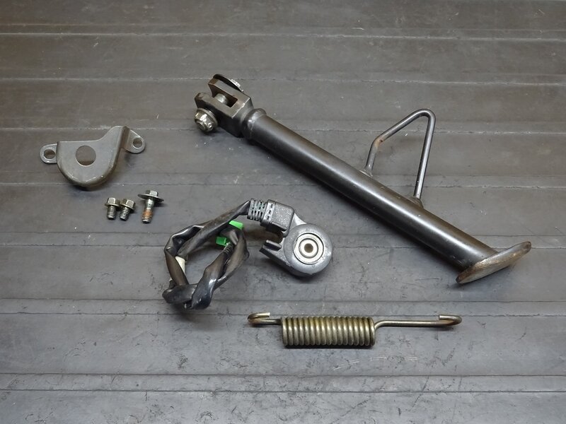 【251101】エイプ100(HC07-1301)◆ サイドスタンド サイドスタンドスイッチ/センサー スプリング 【エイプ50 XR100 | 中古バイクパーツ通販・買取　ジャンクヤード鳥取　JunkYard