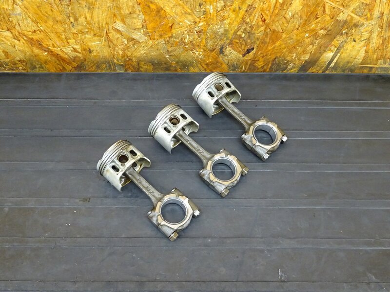 【251111】CBR250RR(MC22-1006)◇ ピストン コンロッド 傷有 ジャンク!! ※エンジンパーツ【規制前 MC14E | 中古バイクパーツ通販・買取　ジャンクヤード鳥取　JunkYard