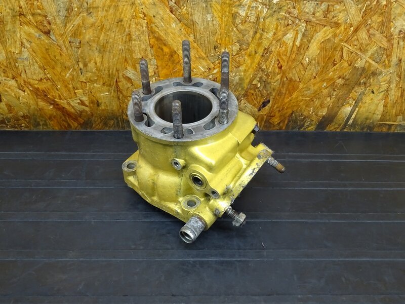 【251122】NSR250R(MC21)◇ Cシリンダー(1) 色塗り/削れ有 ※エンジンパーツ【MC16 MC18 88 89 | 中古バイクパーツ通販・買取　ジャンクヤード鳥取　JunkYard