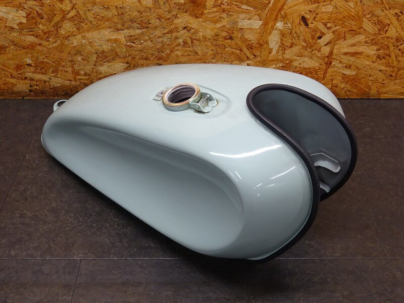 【251127】SR400(1JR-272)◆ 燃料タンク ガソリンタンク 純正ベース えぐりタンク えぐり加工 錆/サラサラ音有 【検:SR500 1JN 2J2 2H6 | 中古バイクパーツ通販・買取　ジャンクヤード鳥取　JunkYard