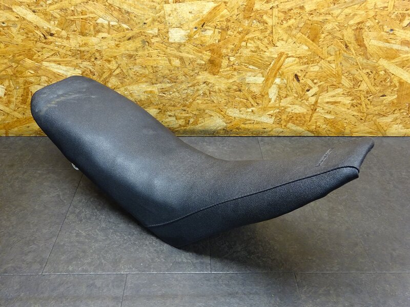 【251202】 CRM250R(MD24-1402)◆ シート 純正シートベース MOTION モーション 張替/加工有 【検索：CRM250AR MD32 | 中古バイクパーツ通販・買取　ジャンクヤード鳥取　JunkYard