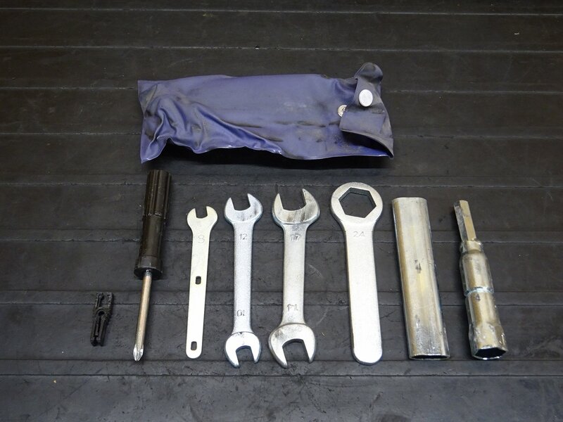 【251206】VTR250(MC33-1602)◆ 車載工具 車載ツール 【Fi | 中古バイクパーツ通販・買取　ジャンクヤード鳥取　JunkYard