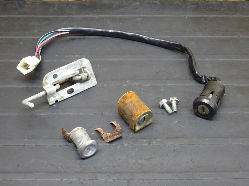 【251215】モトラ(AD05-1002)◆ キーセット イグニッションキー ハンドルロック シートロック 鍵無 破損有 ジャンク！ 【CT50J | 中古バイクパーツ通販・買取　ジャンクヤード鳥取　JunkYard