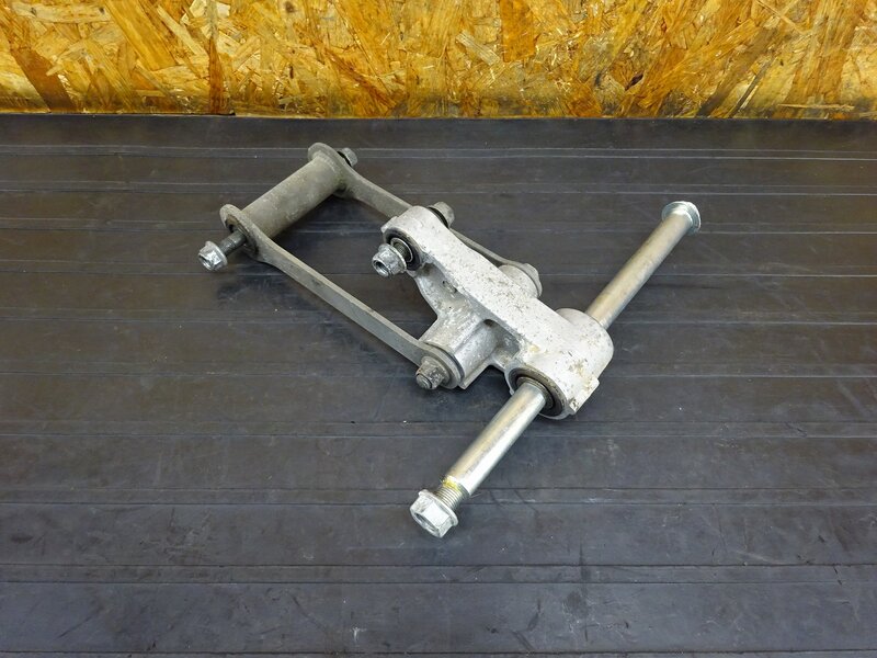 【251231】バルカン400ドリフター(VN400D-000)◇ リアサスリンク リアサスペンションリンク | 中古バイクパーツ通販・買取　ジャンクヤード鳥取　JunkYard