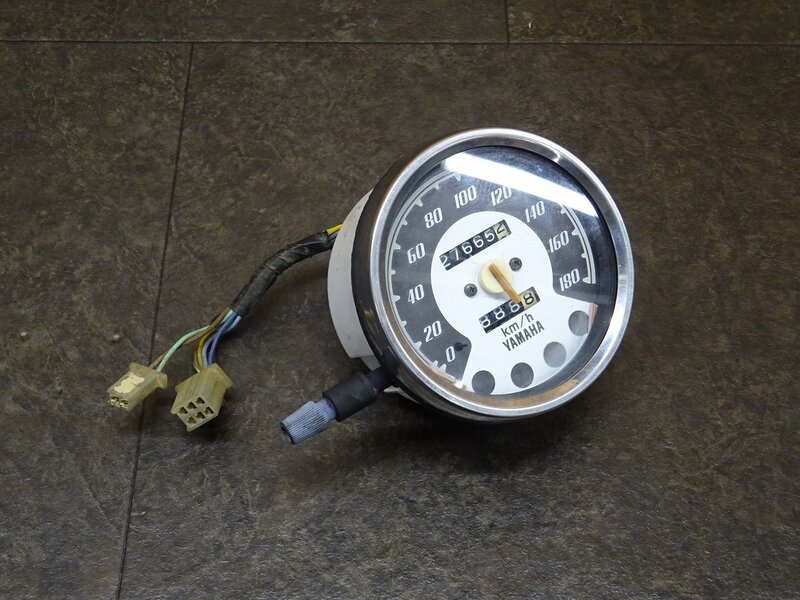 【251232】ドラッグスター400(4TR-109)◆ スピードメーター 27665km 針折れ/固着/ひび割れ有 | 中古バイクパーツ通販・買取　ジャンクヤード鳥取　JunkYard
