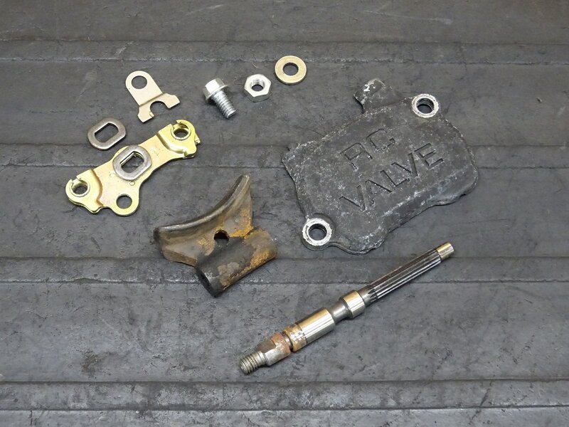 【260207】CRM250R(MD24-1405)◆ RCバルブ 排気バルブ エンジンカバー ※エンジンパーツ【検索：CRM250AR MD32 | 中古バイクパーツ通販・買取　ジャンクヤード鳥取　JunkYard