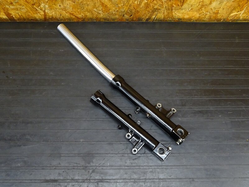 【260301】ZZR400(ZX400N-008)◇ ボトムケース フロントフォーク 削れ有 【ZZ-R400 | 中古バイクパーツ通販・買取　ジャンクヤード鳥取　JunkYard