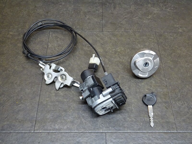 【260309】ダンク(AF74-1006)◆ キーセット メインキー イグニッションキー タンクキャップ シートロック 純正共通キー | 中古バイクパーツ通販・買取　ジャンクヤード鳥取　JunkYard