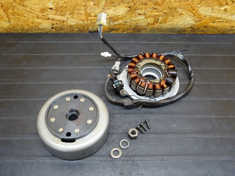 【260310】SR400(1JR-302)◆ ジェネレーター ピックアップコイル フライホイール 断線有 ※エンジンパーツ 【検:SR500 1JN 2J2 2H6 | 中古バイクパーツ通販・買取　ジャンクヤード鳥取　JunkYard