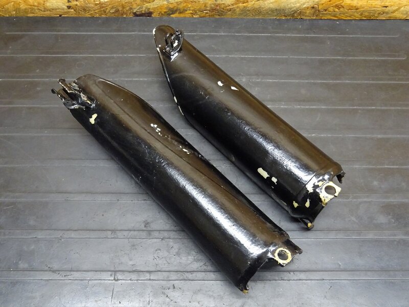 【260314】CRM250AR(MD32-1000)◆ フォークガード フロントフォークカバー 破損/色塗り有 【検索：CRM250R MD24 | 中古バイクパーツ通販・買取　ジャンクヤード鳥取　JunkYard