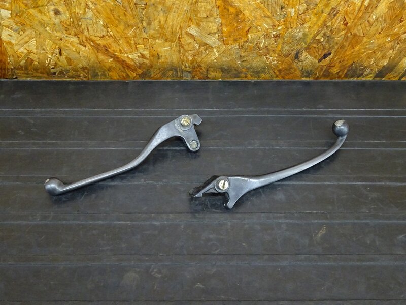 【260316】VT250F(MC08-1018)◇ レバー左右セット クラッチレバー ブレーキレバー 色あせ/削れ有 【丸フレーム | 中古バイクパーツ通販・買取　ジャンクヤード鳥取　JunkYard