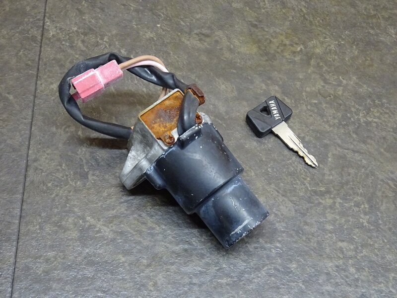 【260317】◆ キーシリンダー 純正キー ジャンク【検索：TZR250R SP 3XV | 中古バイクパーツ通販・買取　ジャンクヤード鳥取　JunkYard