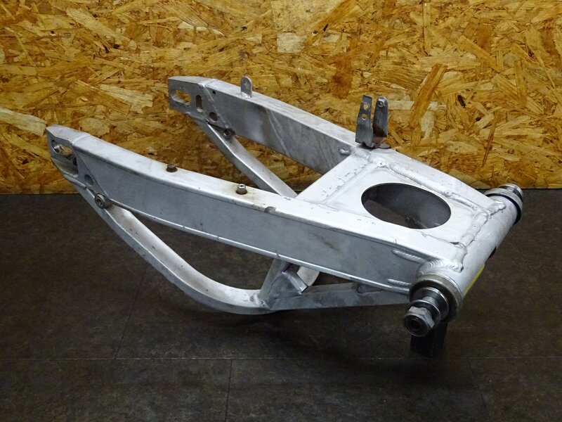 【260317】◆ TZR250SP(3MA) スイングアーム ピボットシャフト 流用車外し | 中古バイクパーツ通販・買取　ジャンクヤード鳥取　JunkYard