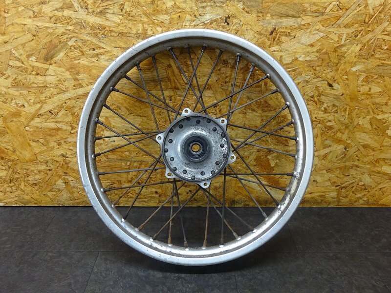 【250317】SR400(RH01J-011)◆ フロントホイール 18×1.85 【イモビ付き | 中古バイクパーツ通販・買取　ジャンクヤード鳥取　JunkYard