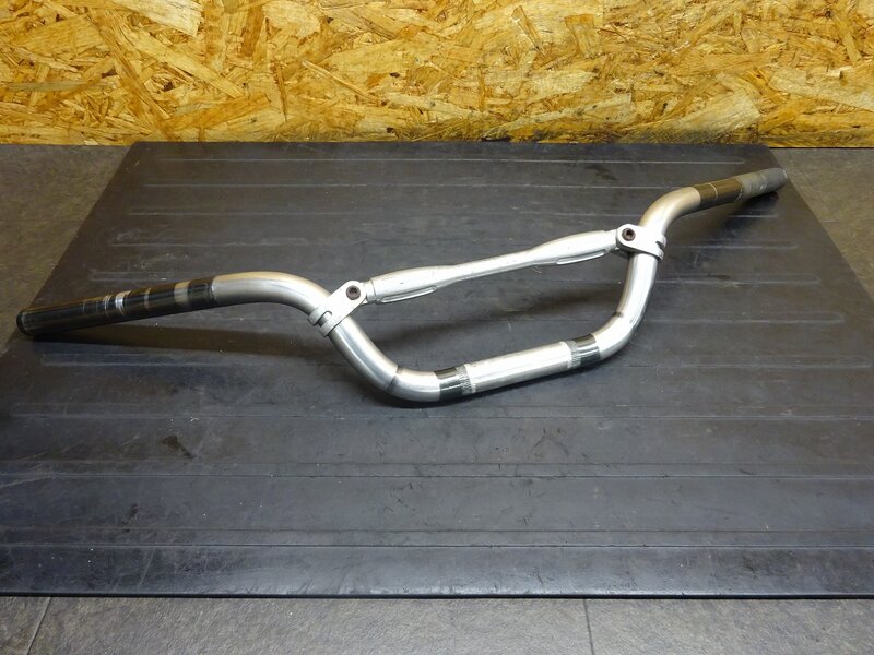【250518】FTR223(MC34-1110)■ 社外ハンドル ブレースバー | 中古バイクパーツ通販・買取　ジャンクヤード鳥取　JunkYard