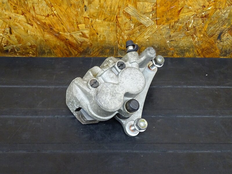 【250727】ドリーム50(AC15-1007)◇ フロントキャリパー ブレーキキャリパー 【DREAM50 | 中古バイクパーツ通販・買取　ジャンクヤード鳥取　JunkYard