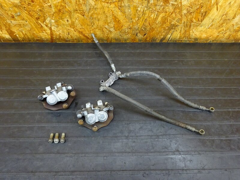 【250804】ZXR250(ZX250C-015)◇ フロントキャリパー ブレーキキャリパー ホース 錆 固着有 | 中古バイクパーツ通販・買取　ジャンクヤード鳥取　JunkYard