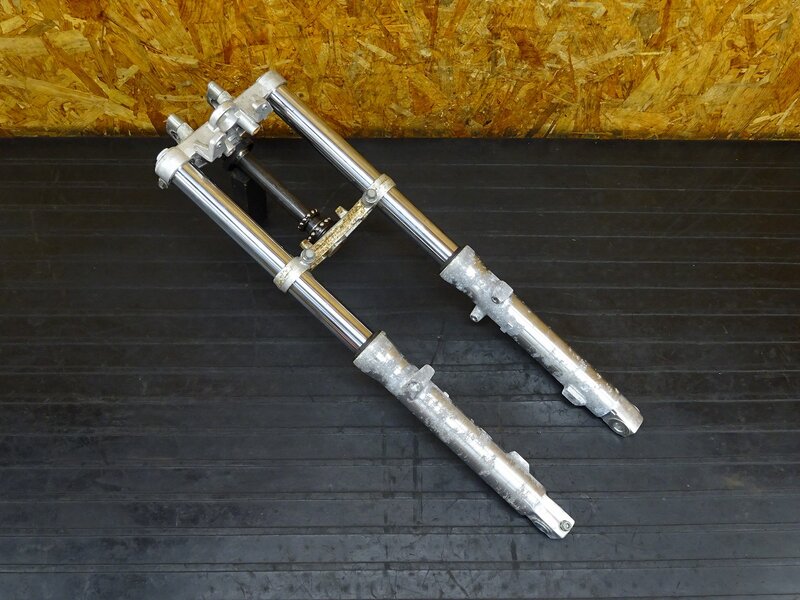【250805】ST400 テンプター(NK43A-100)◇ フロントフォーク ボトムケース ステム トップブリッジ ハンドルポスト 点錆 腐食有 【TEMPTER | 中古バイクパーツ通販・買取　ジャンクヤード鳥取　JunkYard