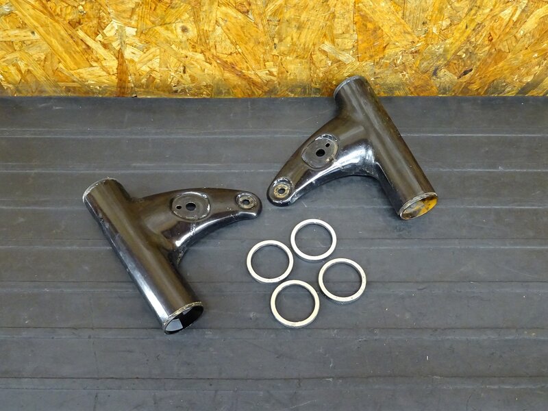 【250811】W650(EJ650A-012)◇ ヘッドライトステー フォークカバー ウインカーステー 【検索:W400 EJ400A | 中古バイクパーツ通販・買取　ジャンクヤード鳥取　JunkYard