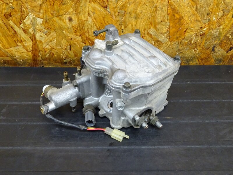 【250823】A304E型エンジンパーツ◇ シリンダーヘッドセット シリンダーヘッドカバー カムシャフト インマニ 【検索:ビーノ SA26J ジョグ | 中古バイクパーツ通販・買取　ジャンクヤード鳥取　JunkYard