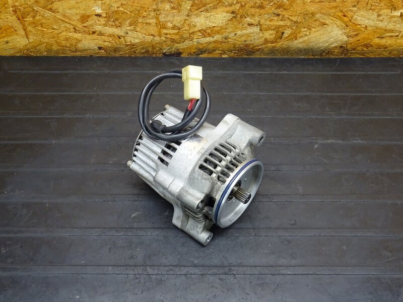 【250824】XJR1300(RP01J-002)◆ オルタネーター ダイナモ ジェネレーター 【RP03J | 中古バイクパーツ通販・買取　ジャンクヤード鳥取　JunkYard