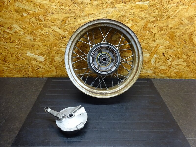 【250907】TW200(DG07J-020)◆ リアホイール ドラムパネル 変形/フレ有 【検索:2JL TW225 DG09 | 中古バイクパーツ通販・買取　ジャンクヤード鳥取　JunkYard