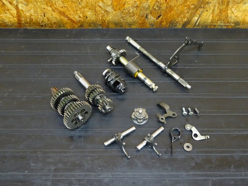 【250908】KSR110(KL110A-A05)◇ ミッション キックシャフト スピンドル シフトシャフト/ドラム ギア 4速 ※エンジンパーツ | 中古バイクパーツ通販・買取　ジャンクヤード鳥取　JunkYard