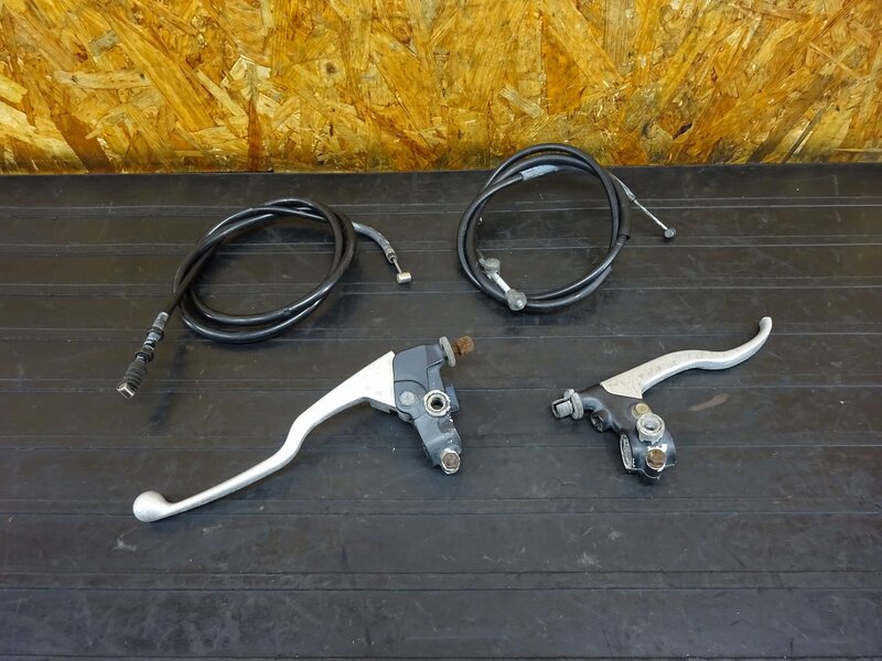 【251037】エストレヤカスタム(BJ250A)◇ レバー左右セット クラッチレバー ブレーキレバー ホルダー 破損有 【エストレア RS キャブ車 | 中古バイクパーツ通販・買取 ジャンクヤード鳥取 JunkYard