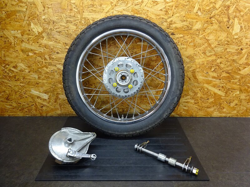 【251044】CB350(CB350-1069)◆ リアホイール 185B×18W ハブ スプロケット 36T ドラムパネル フレ有 【検索:CB250 エクスポート セニア | 中古バイクパーツ通販・買取 ジャンクヤード鳥取 JunkYard
