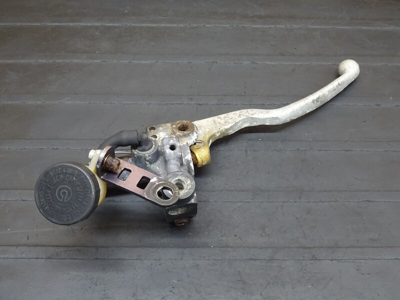 【251110】SRX400(3VN-086)◆ 社外フロントマスター マスターシリンダー ブレンボ 固着有 【SRX600 | 中古バイクパーツ通販・買取　ジャンクヤード鳥取　JunkYard