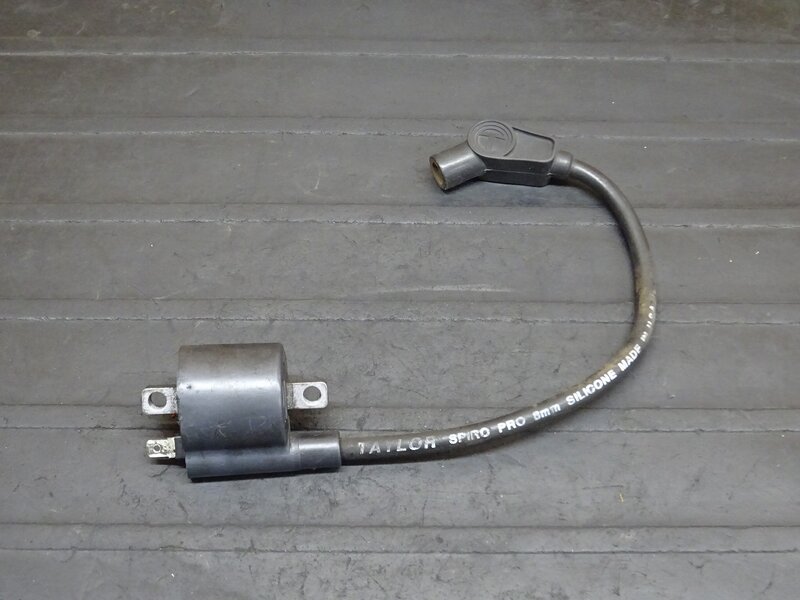 【251124】SR400◆ イグニッションコイル 社外プラグコード プラグキャップ テイラー TAYLOR 8mm ※1JR 2H6 1JN 2J2 | 中古バイクパーツ通販・買取　ジャンクヤード鳥取　JunkYard