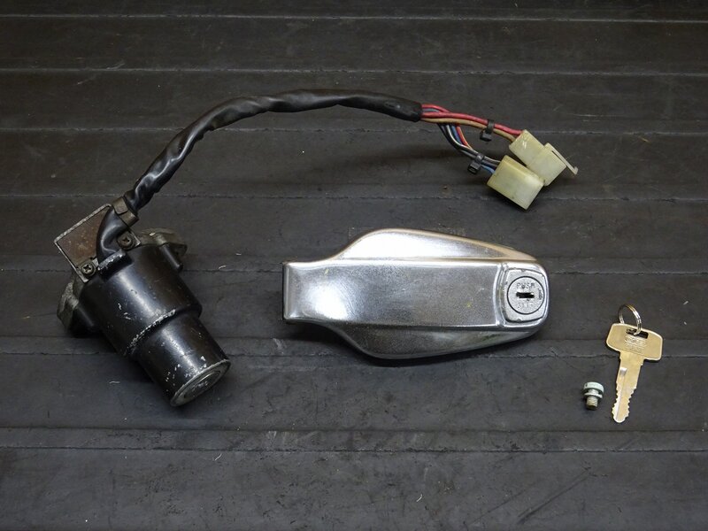 【251127】SR400(1JR-272)◆ キーセット メインキー イグニッションキー タンクキャップ ムール貝 初期型 複製キー 【検:SR500 1JN 2J2 2H6 | 中古バイクパーツ通販・買取　ジャンクヤード鳥取　JunkYard