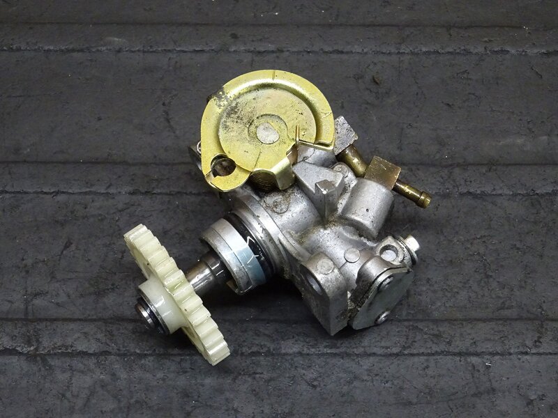 【251202】 CRM250R(MD24-1402)◆ オイルポンプ ギア 2ストオイル ※エンジンパーツ【検索：CRM250AR MD32 | 中古バイクパーツ通販・買取　ジャンクヤード鳥取　JunkYard