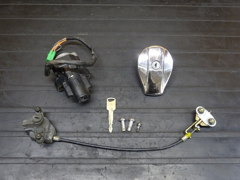 【251226】テンプター(NK43A-100)◆ キーセット メイン/イグニッションキー タンクキャップ シートロック 純正共通キー 【ST400 | 中古バイクパーツ通販・買取　ジャンクヤード鳥取　JunkYard