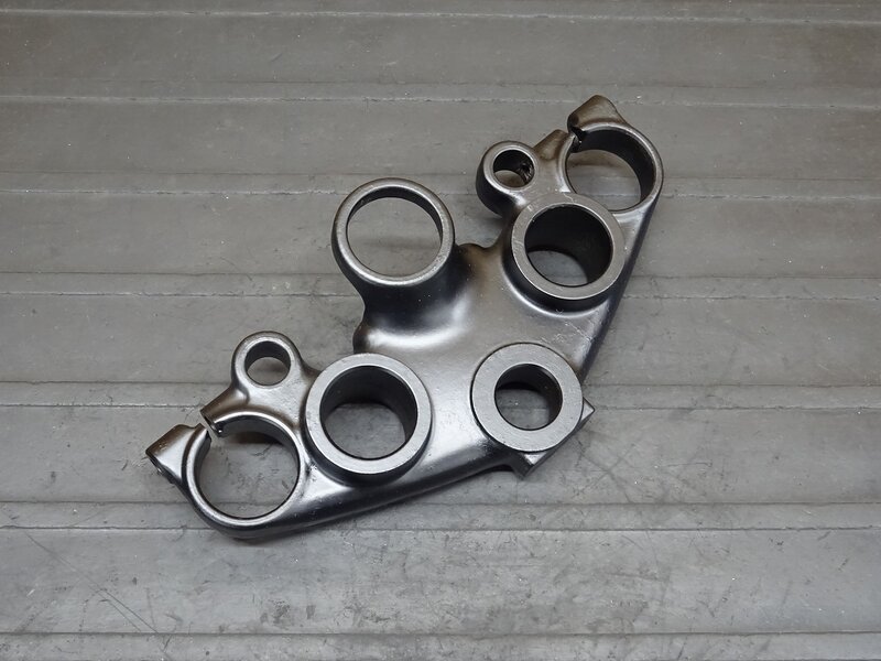 【251234】SR400(1JR-254)◆ トップブリッジ 色塗り有 【検:SR500 1JN 2J2 2H6 | 中古バイクパーツ通販・買取　ジャンクヤード鳥取　JunkYard