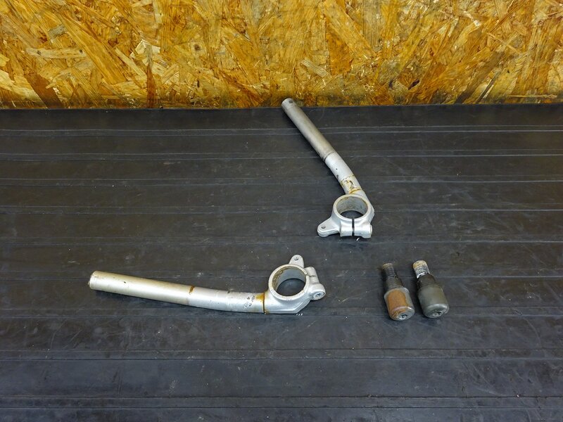 【260112】FZR250R(3LN-281)◇ 純正セパレートハンドル セパハン Φ37mm バーエンド 曲がり有 ジャンク | 中古バイクパーツ通販・買取　ジャンクヤード鳥取　JunkYard